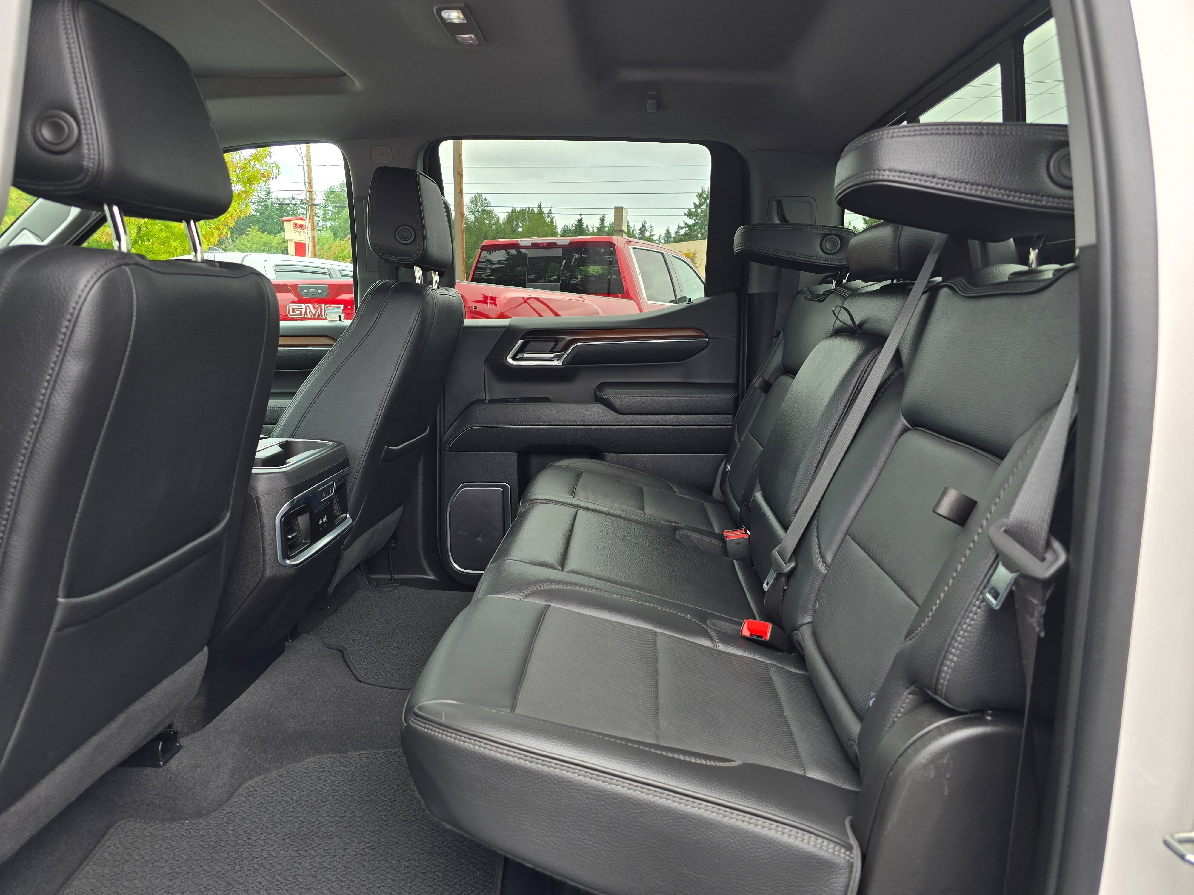Used 2024 GMC Sierra 1500 Denali w/ Denali Reserve Package AWD/4WD image 17
