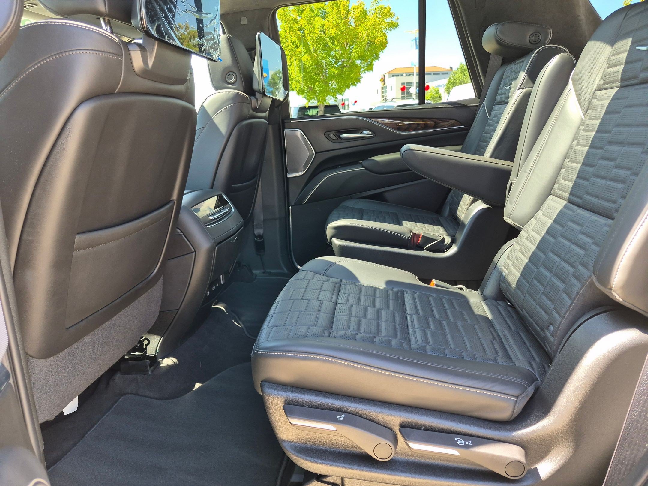 Certified 2022 Cadillac Escalade Sport Platinum AWD/4WD image 27