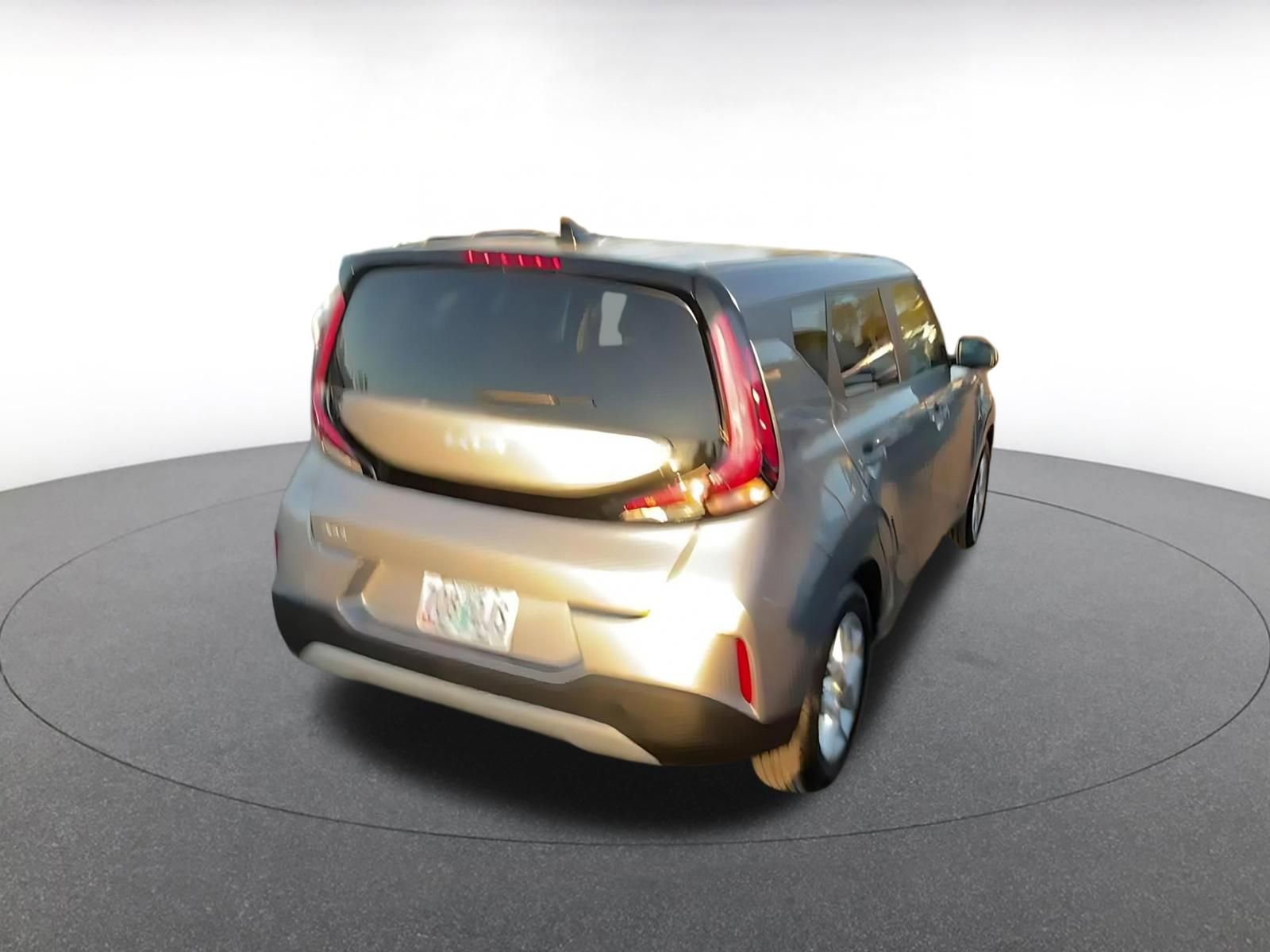 Used 2025 Kia Soul LX w/ LX Technology Package FWD image 14