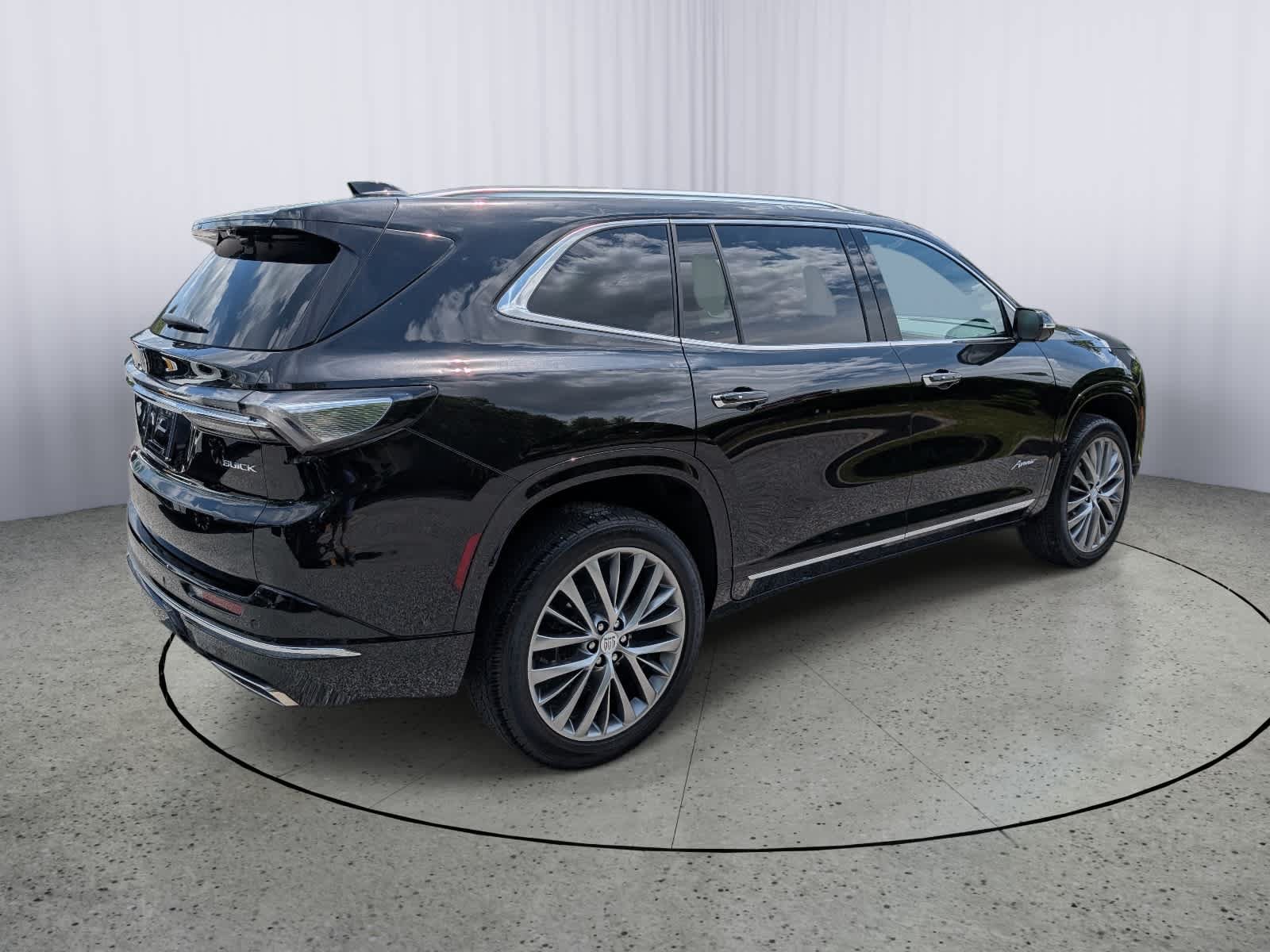 Certified 2025 Buick Enclave Avenir w/ Super Cruise Package FWD image 3