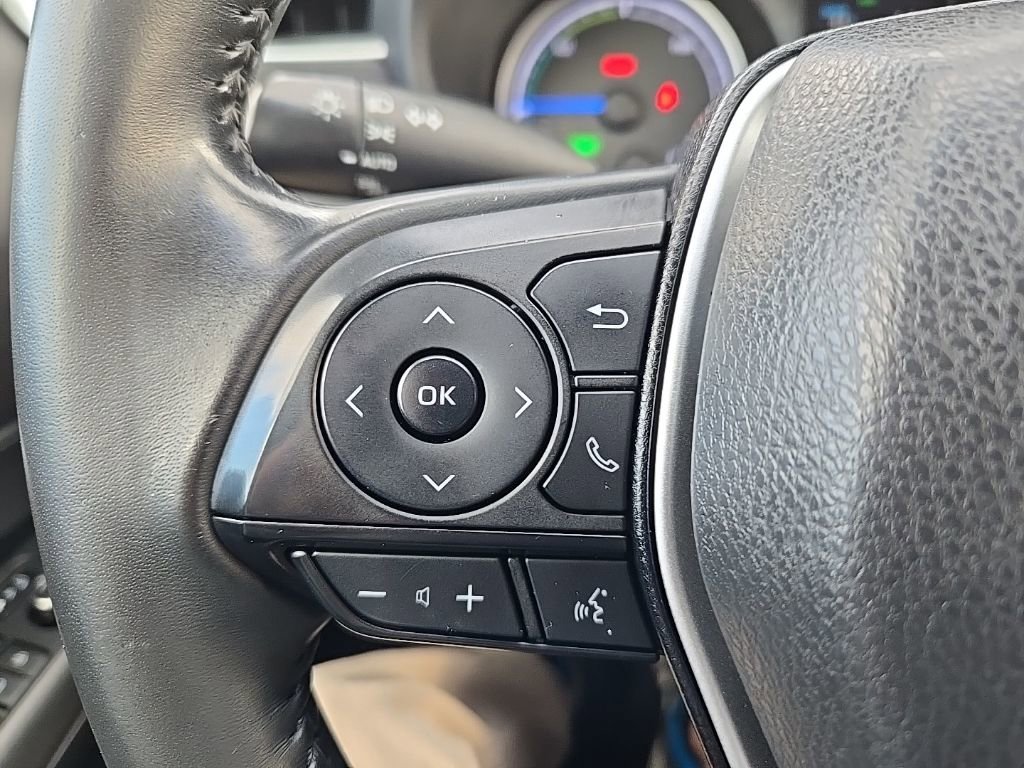 Used 2021 Toyota Venza LE image 15