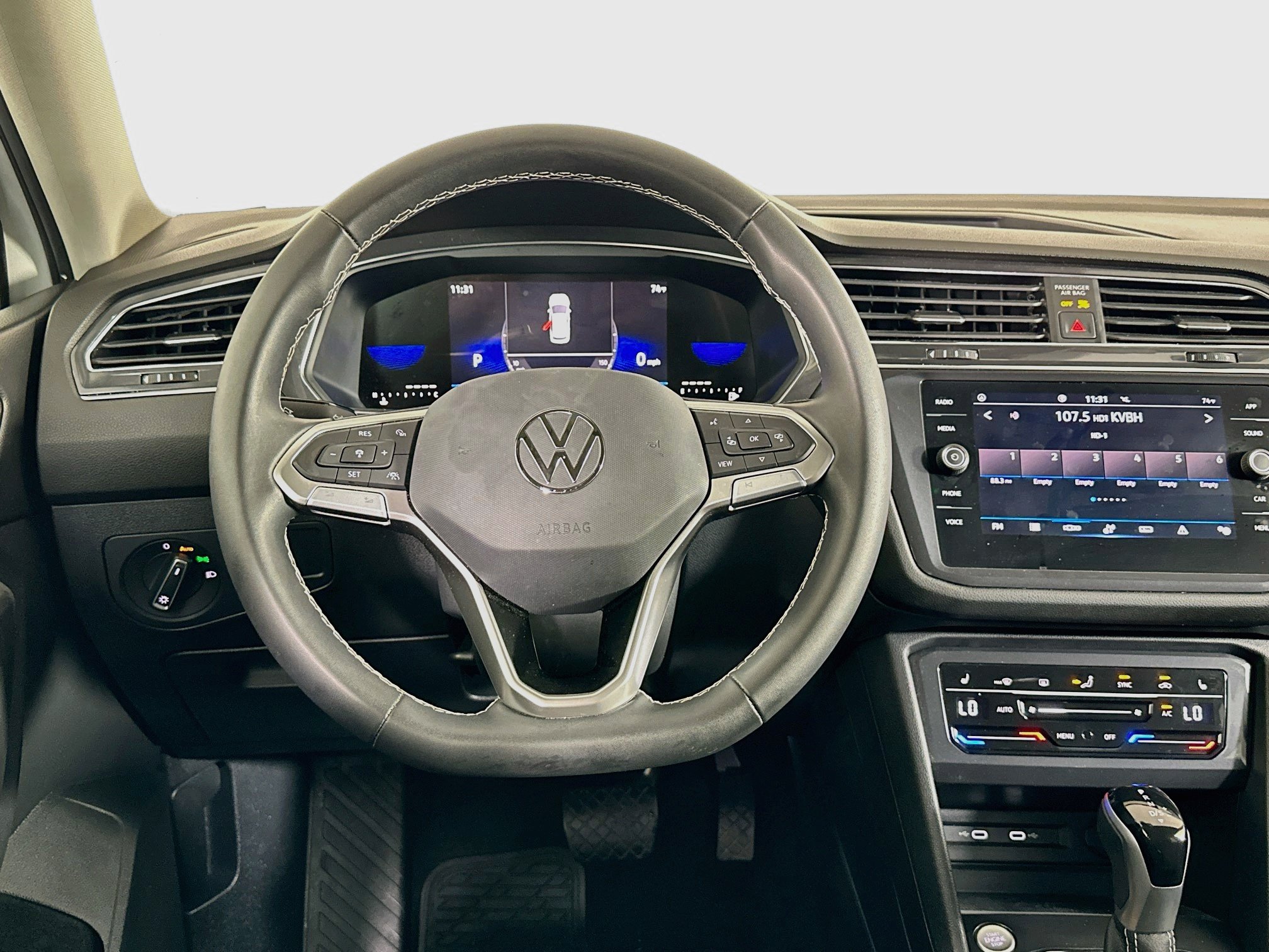 Used 2023 Volkswagen Tiguan SE FWD image 17