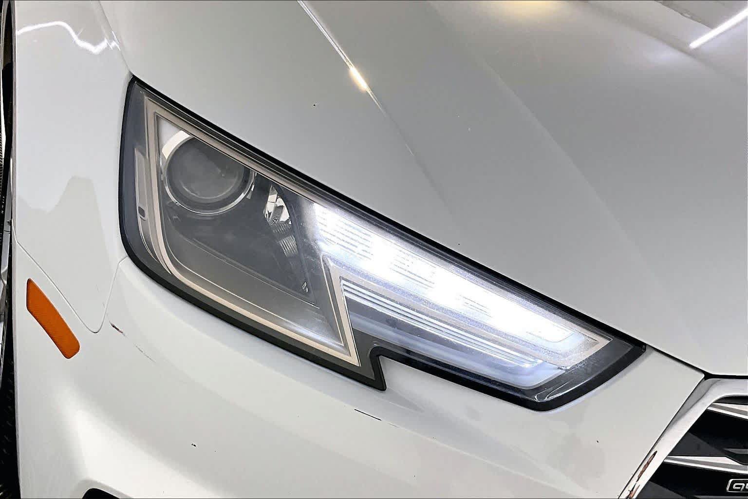 Used 2018 Audi A4 2.0T Premium w/ Convenience Package AWD/4WD image 27