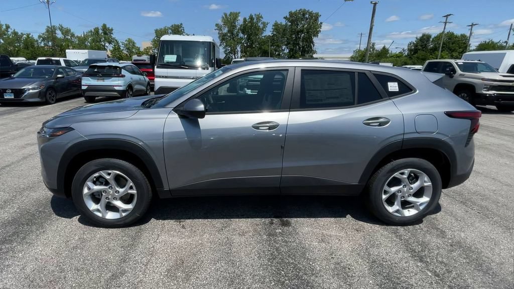 New 2026 Chevrolet Trax LS w/ LS Convenience Package FWD image 7