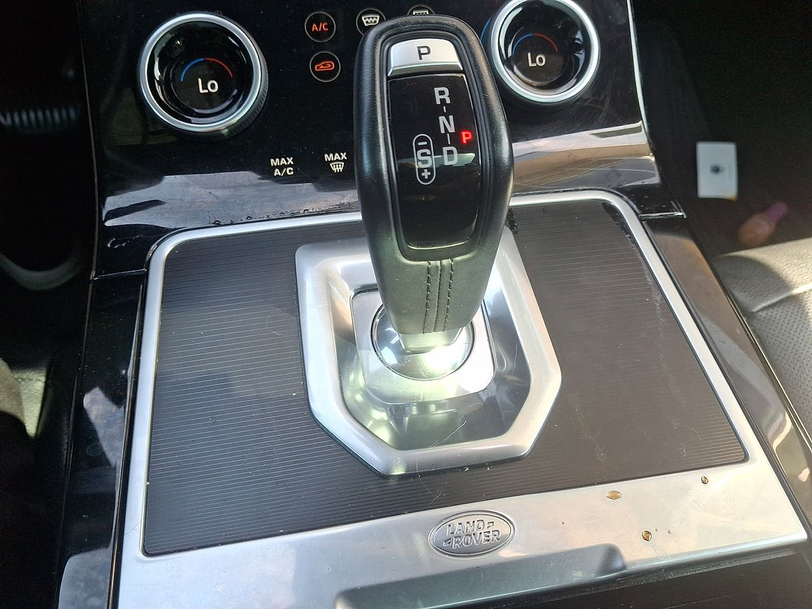 Used 2020 Land Rover Range Rover Evoque SE AWD/4WD image 12