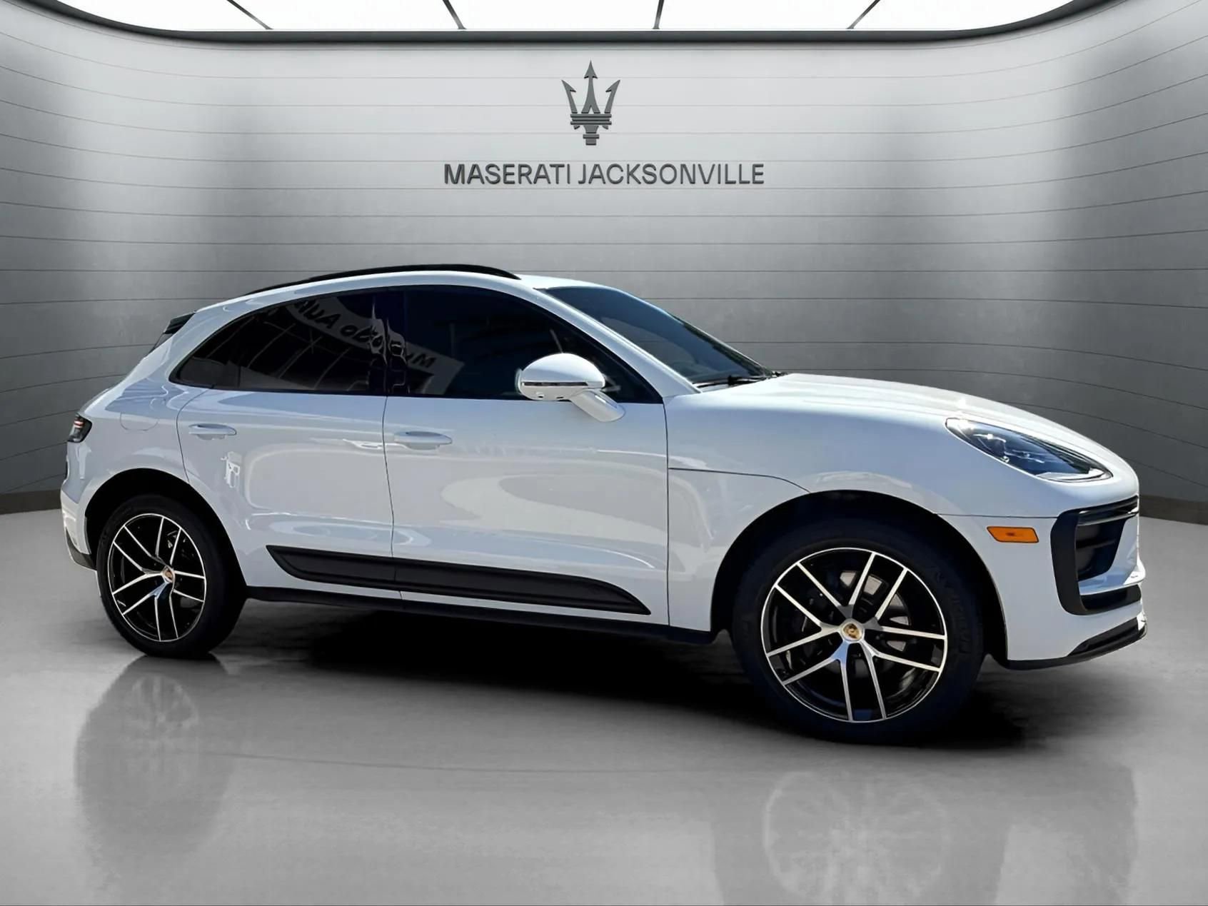 Used 2024 Porsche Macan image 5