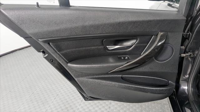 Used 2015 BMW 328i Sedan w/ Premium Package image 17