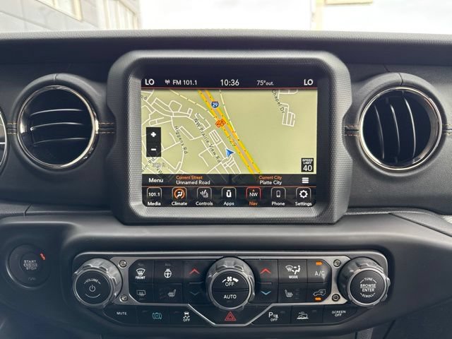 Used 2023 Jeep Wrangler Unlimited Sahara AWD/4WD image 15