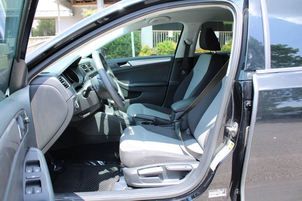 Used 2018 Volkswagen Jetta S FWD image 13