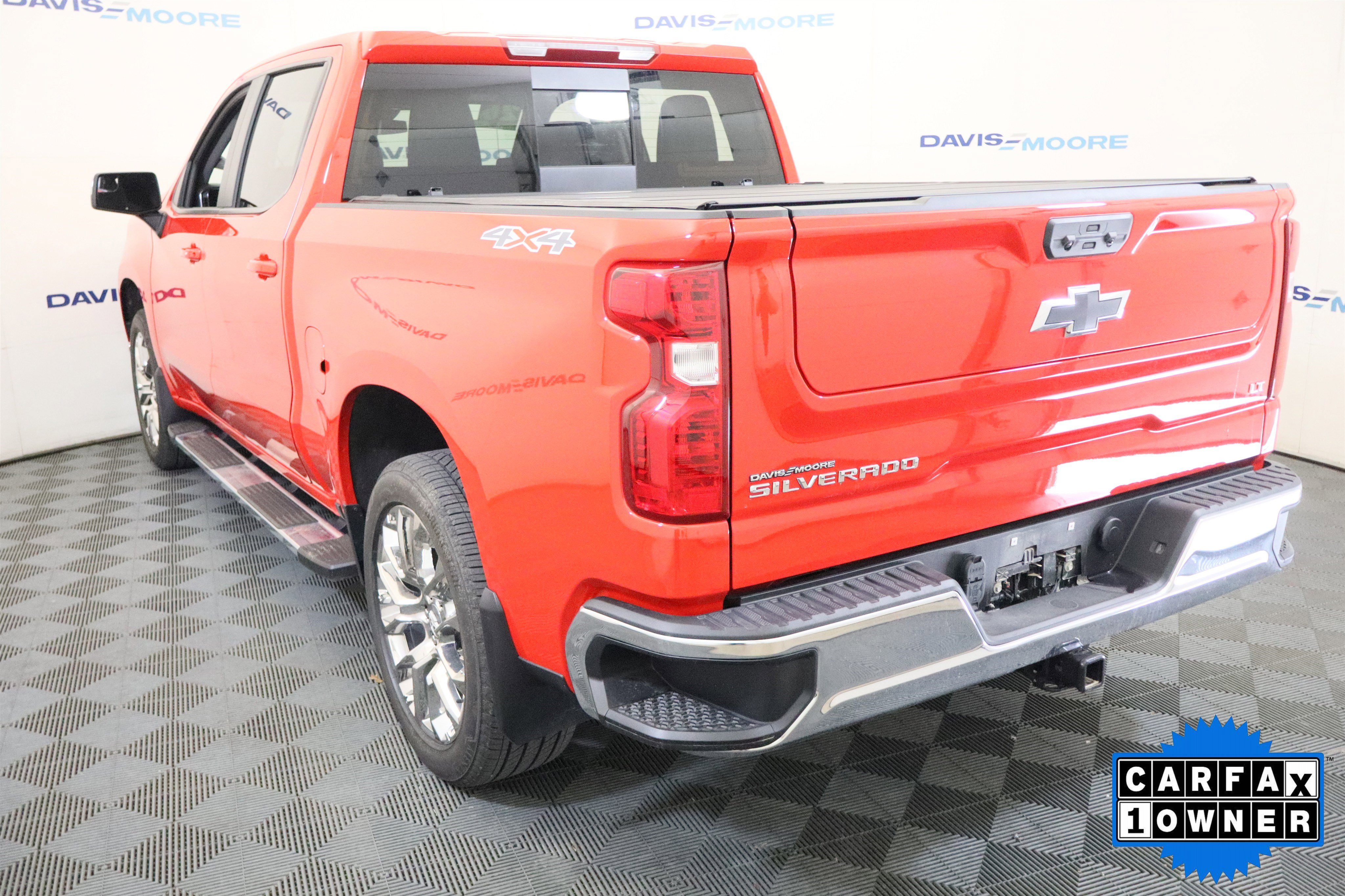 Used 2026 Chevrolet Silverado 1500 LT w/ Leather Package AWD/4WD image 10