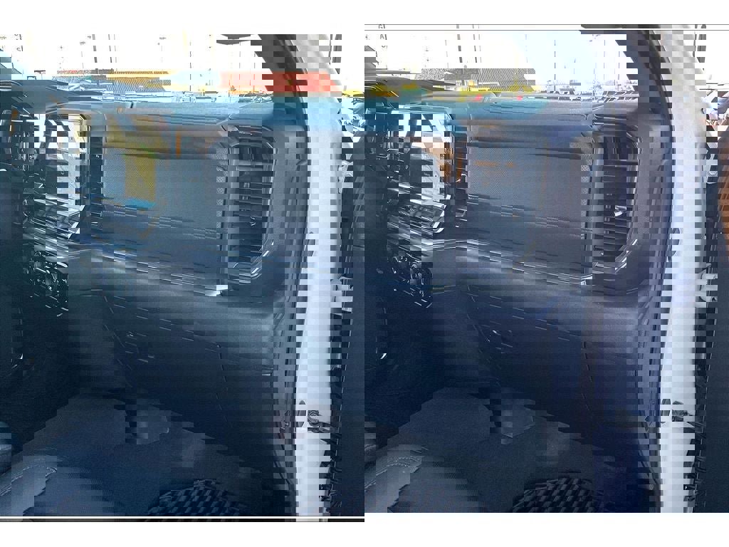 Used 2025 Chevrolet Silverado 3500 LTZ image 18