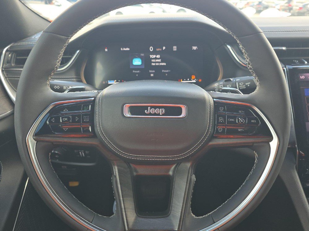 Used 2024 Jeep Grand Cherokee L Overland AWD/4WD image 8
