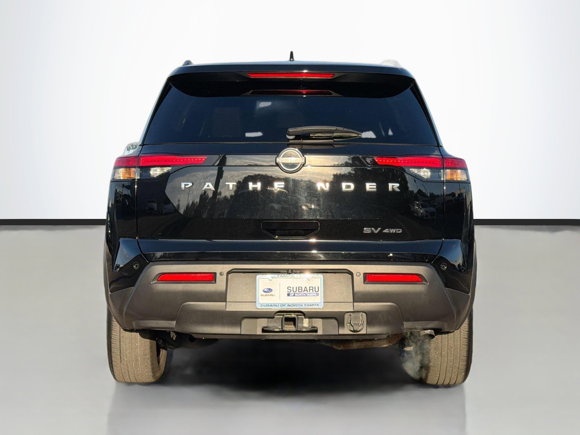 Used 2023 Nissan Pathfinder SV w/ SV Premium Package image 4