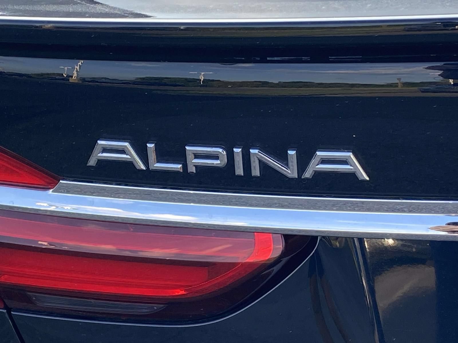 Used 2017 BMW ALPINA B7 xDrive AWD/4WD image 12
