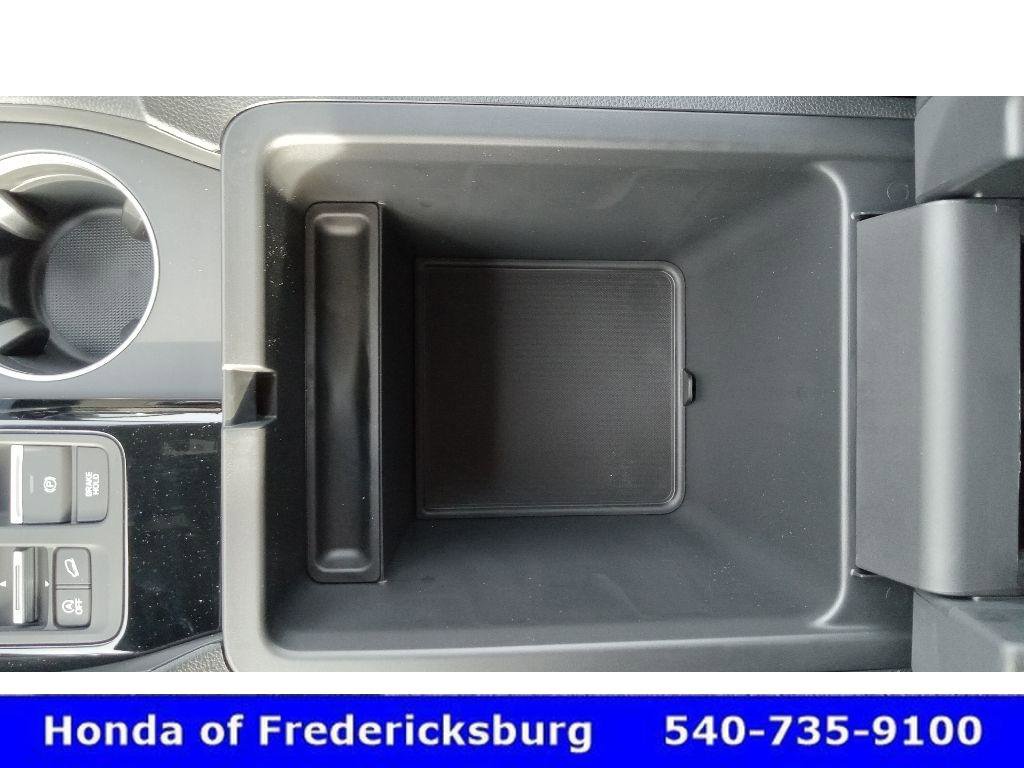 Certified 2025 Honda Pilot Black Edition image 23