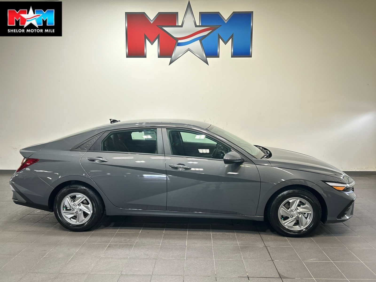New 2026 Hyundai Elantra SE FWD image 1