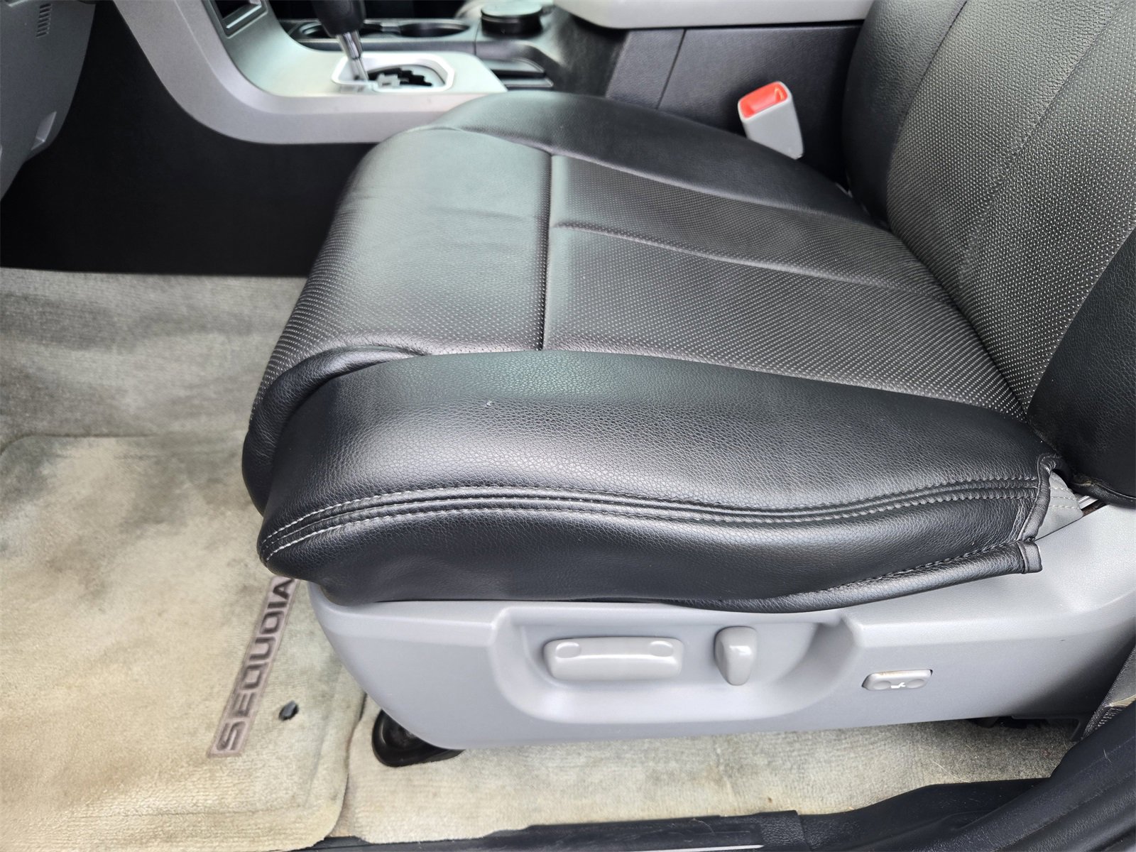 Used 2011 Toyota Sequoia SR5 image 20