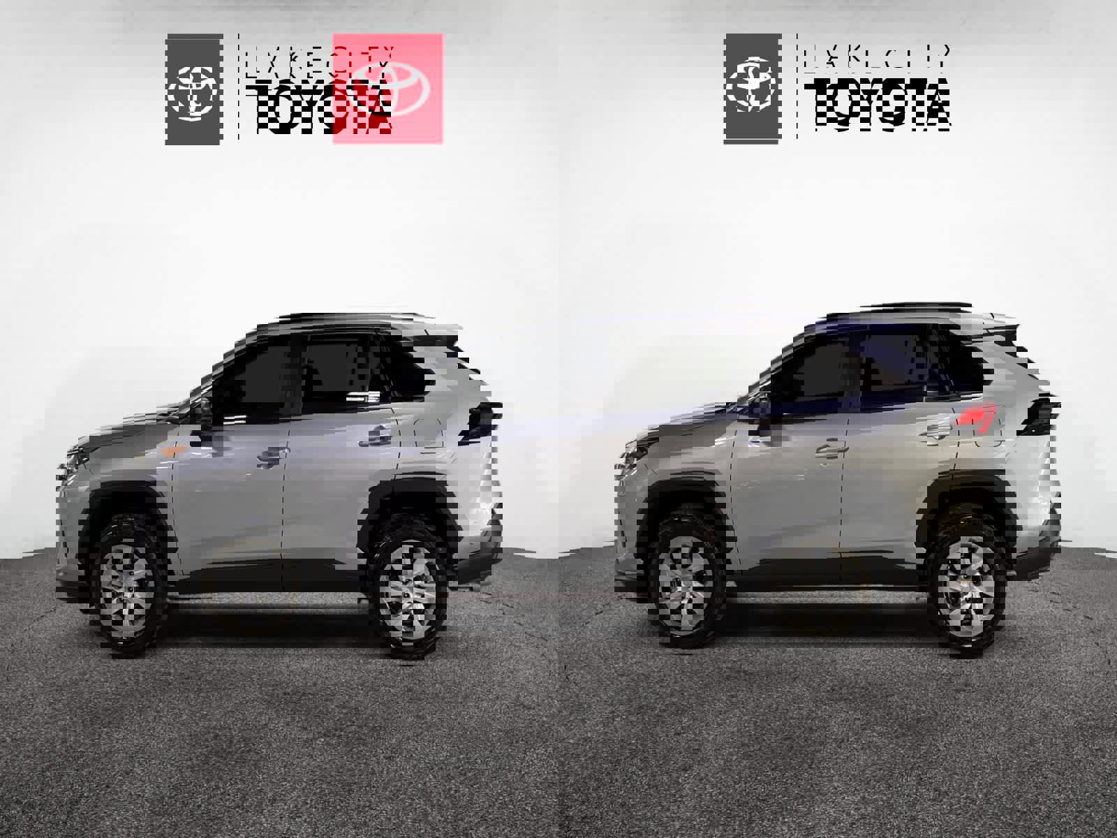 Used 2021 Toyota RAV4 LE image 3