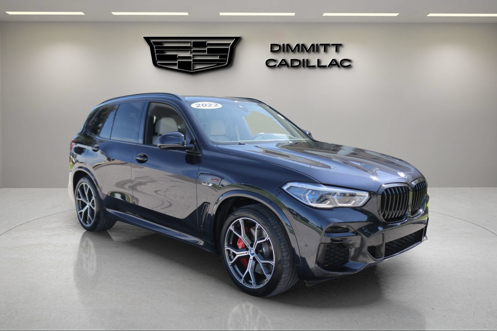 Used 2022 BMW X5 xDrive45e w/ M Sport Package AWD/4WD image 3