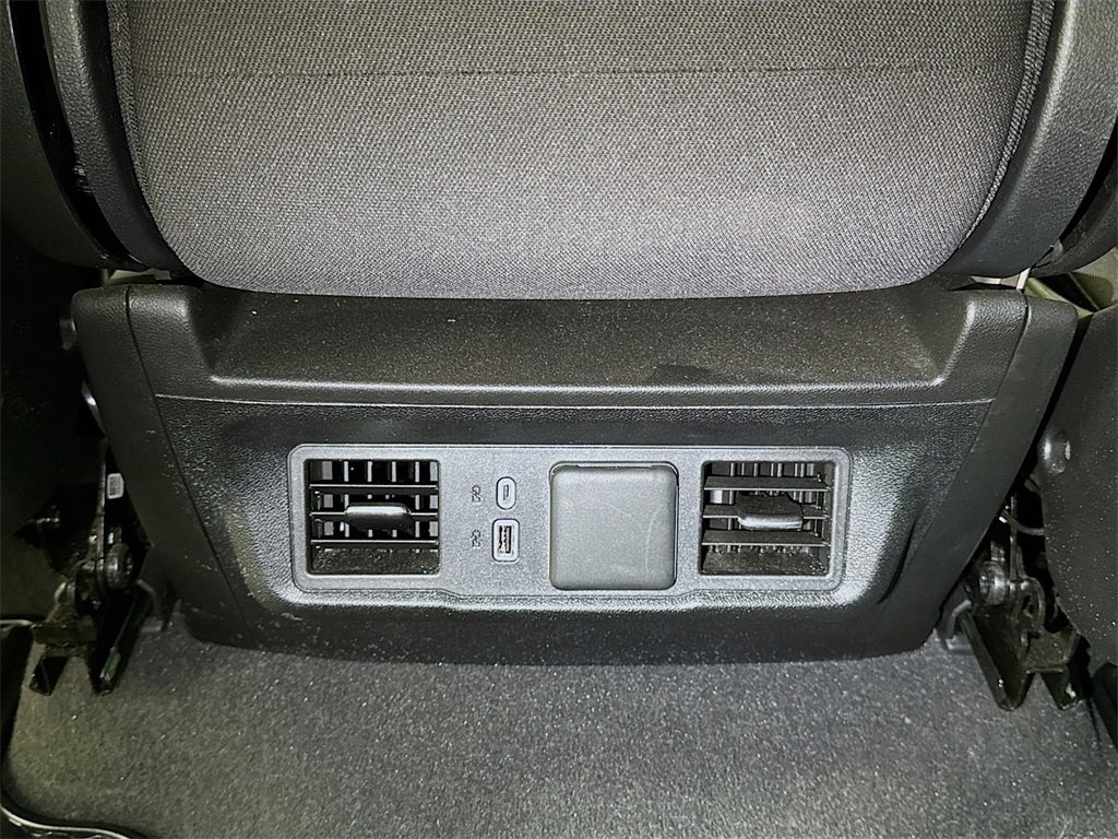 Used 2025 Chevrolet Silverado 1500 LT image 23