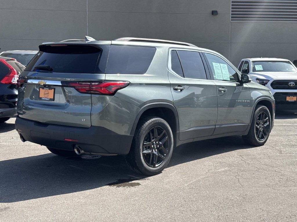 Used 2023 Chevrolet Traverse LT FWD image 2