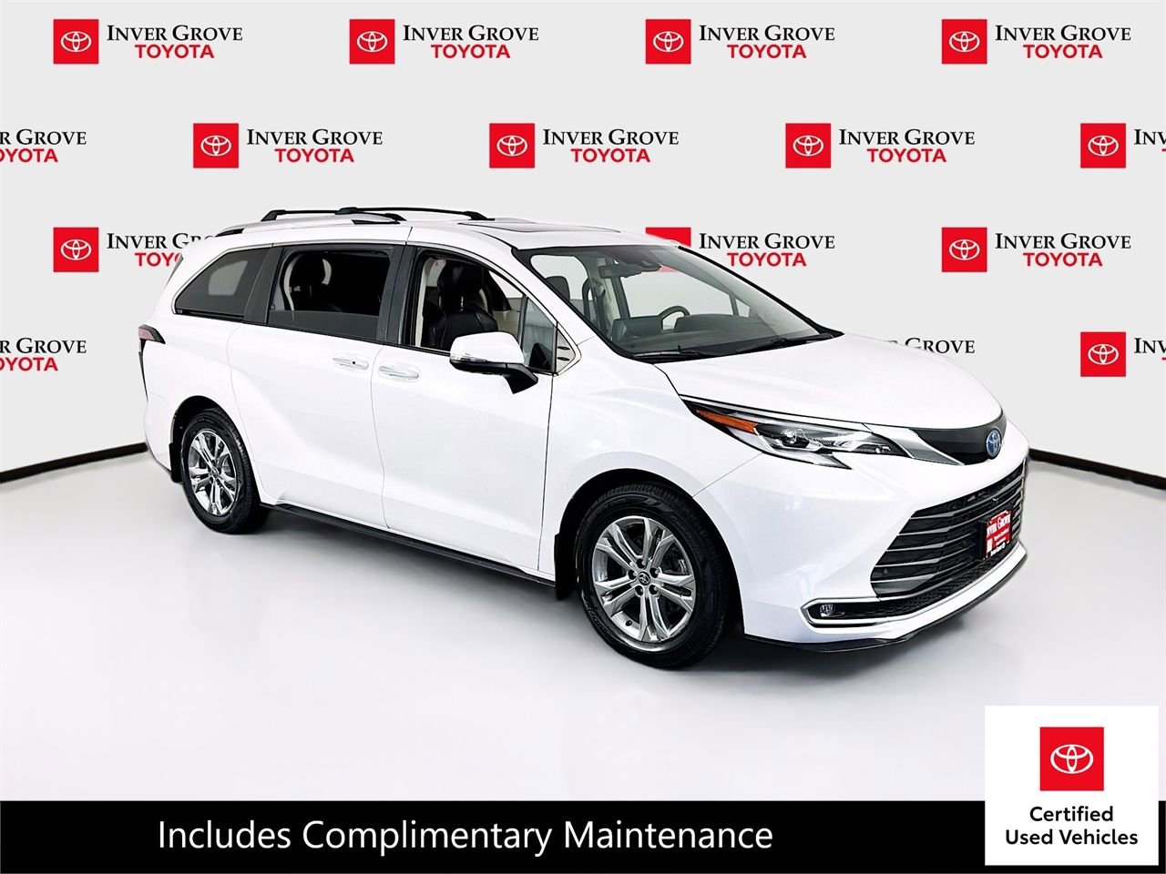 Certified 2022 Toyota Sienna Platinum image 3