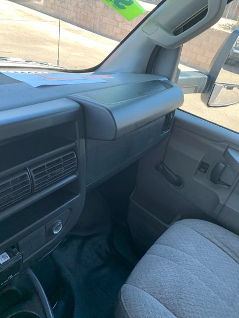 Used 2017 GMC Savana 3500 Extended RWD image 21