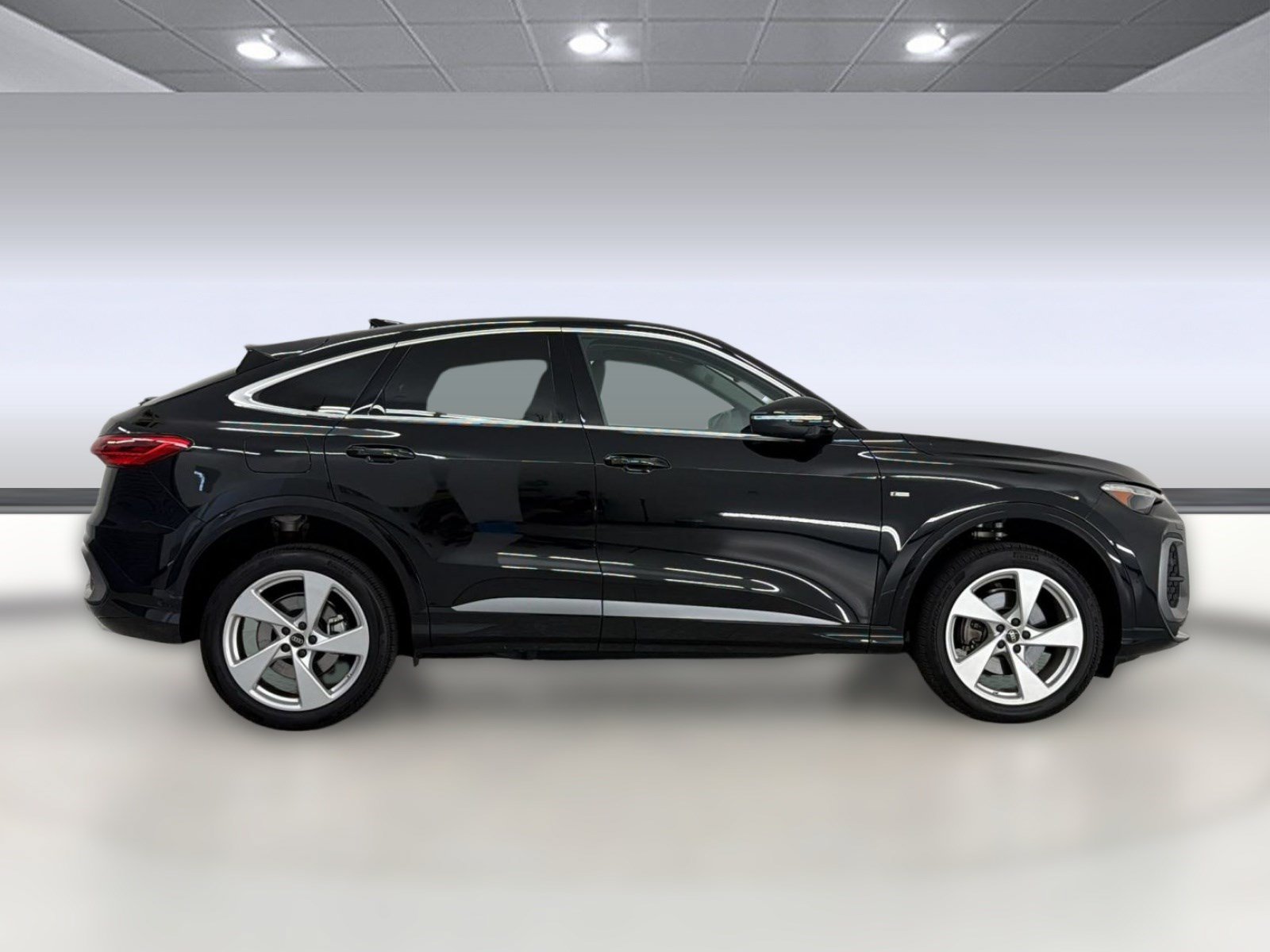 Used 2025 Audi Q5 Premium Plus w/ Premium Plus AWD/4WD image 8