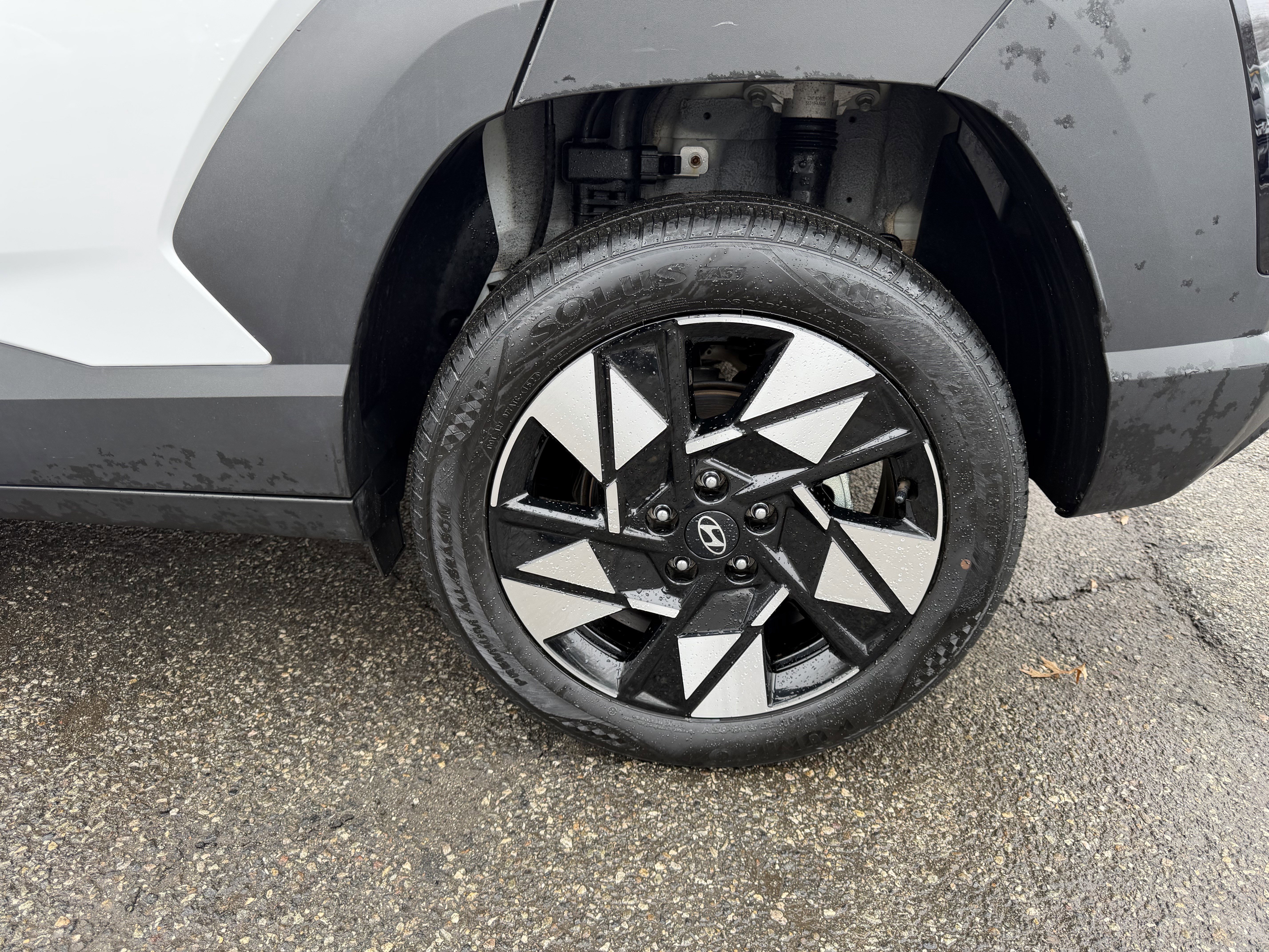 Used 2024 Hyundai Kona SEL image 9