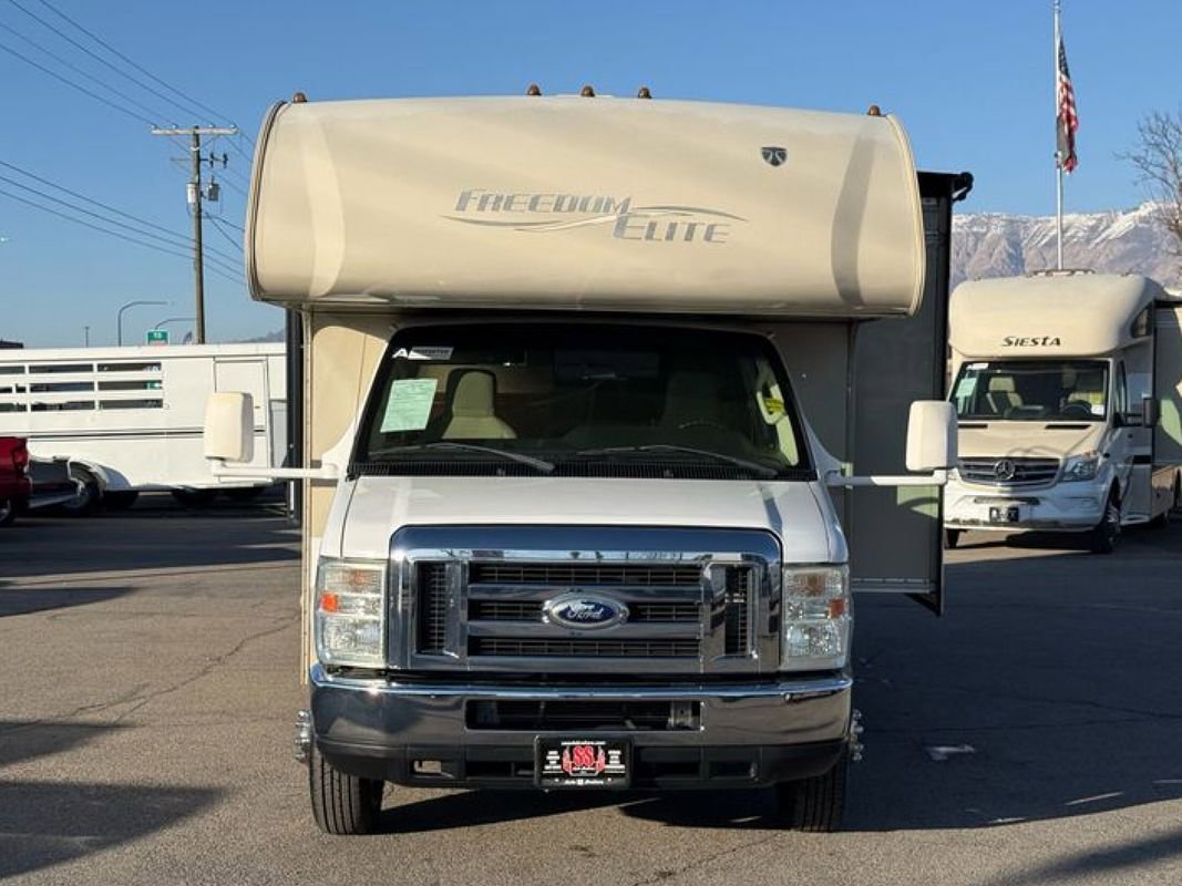 Used 2015 Ford E-450 and Econoline 450 Super Duty w/ Motorhome Prep Package image 3