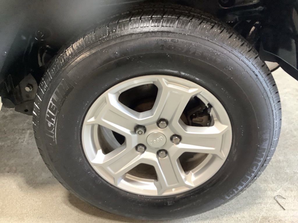 Used 2019 Jeep Wrangler Unlimited Sport S AWD/4WD image 13