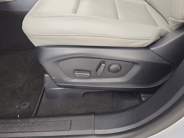 Used 2026 Ford Explorer Active w/ Active Comfort Package AWD/4WD image 17