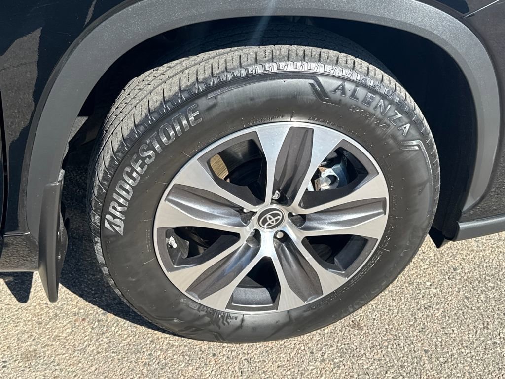 Used 2022 Toyota Highlander XLE image 43