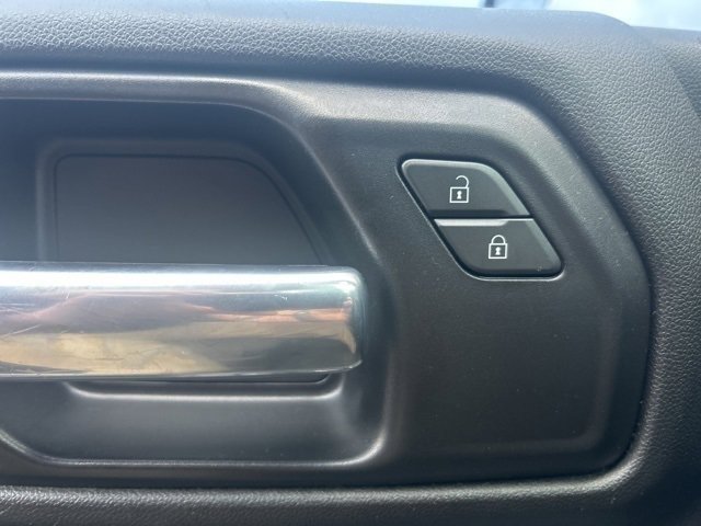 Used 2020 Chevrolet Silverado 1500 Custom w/ Custom Value Package image 15