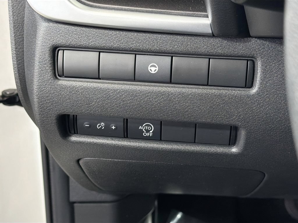 Used 2023 Nissan Rogue SV AWD/4WD image 13