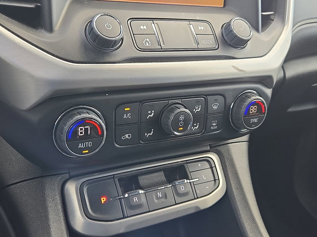 Used 2023 GMC Acadia SLE image 22