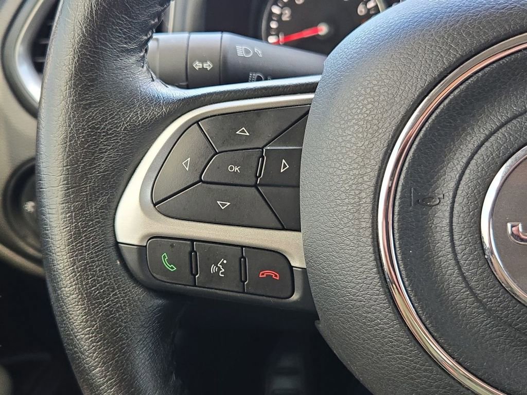Certified 2023 Jeep Renegade Latitude w/ Premium Group image 19