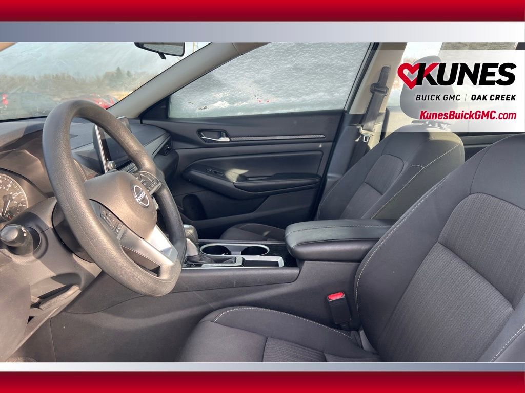 Used 2024 Nissan Altima 2.5 SV image 10