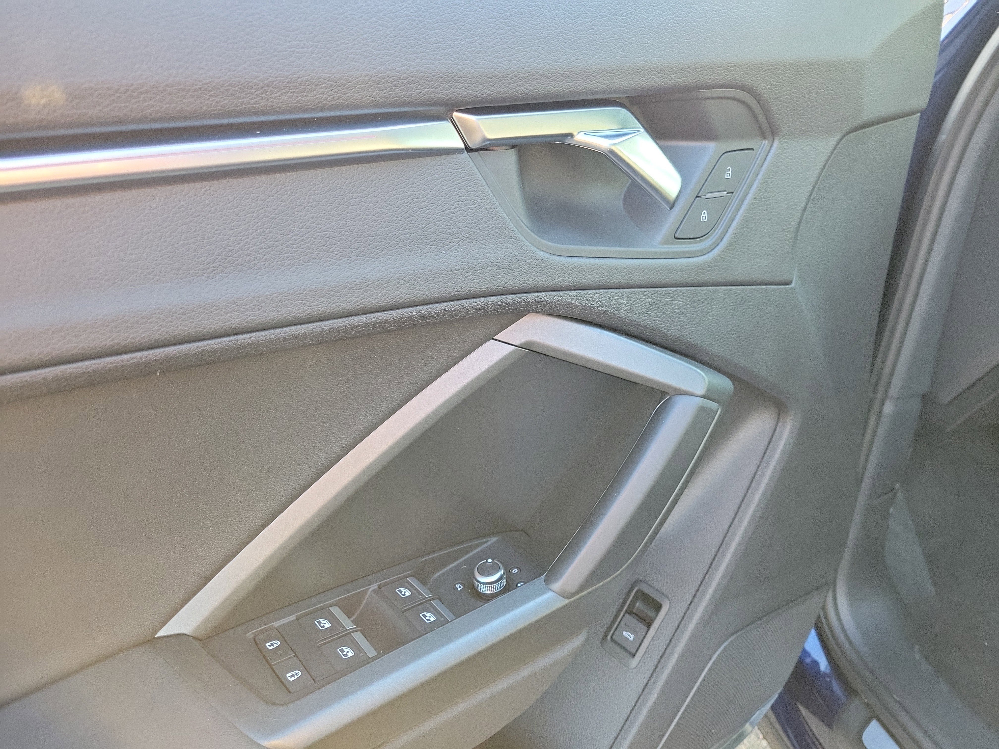 Used 2021 Audi Q3 2.0T Premium Plus w/ Premium Plus Package image 19