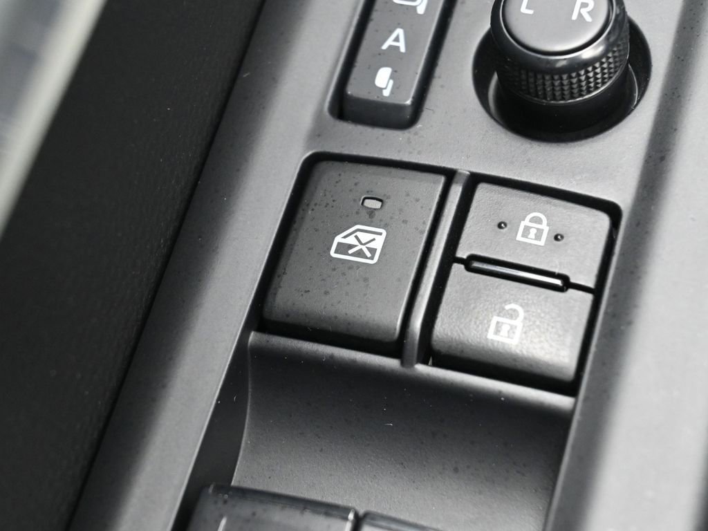 Used 2024 Toyota Tundra Capstone AWD/4WD image 14