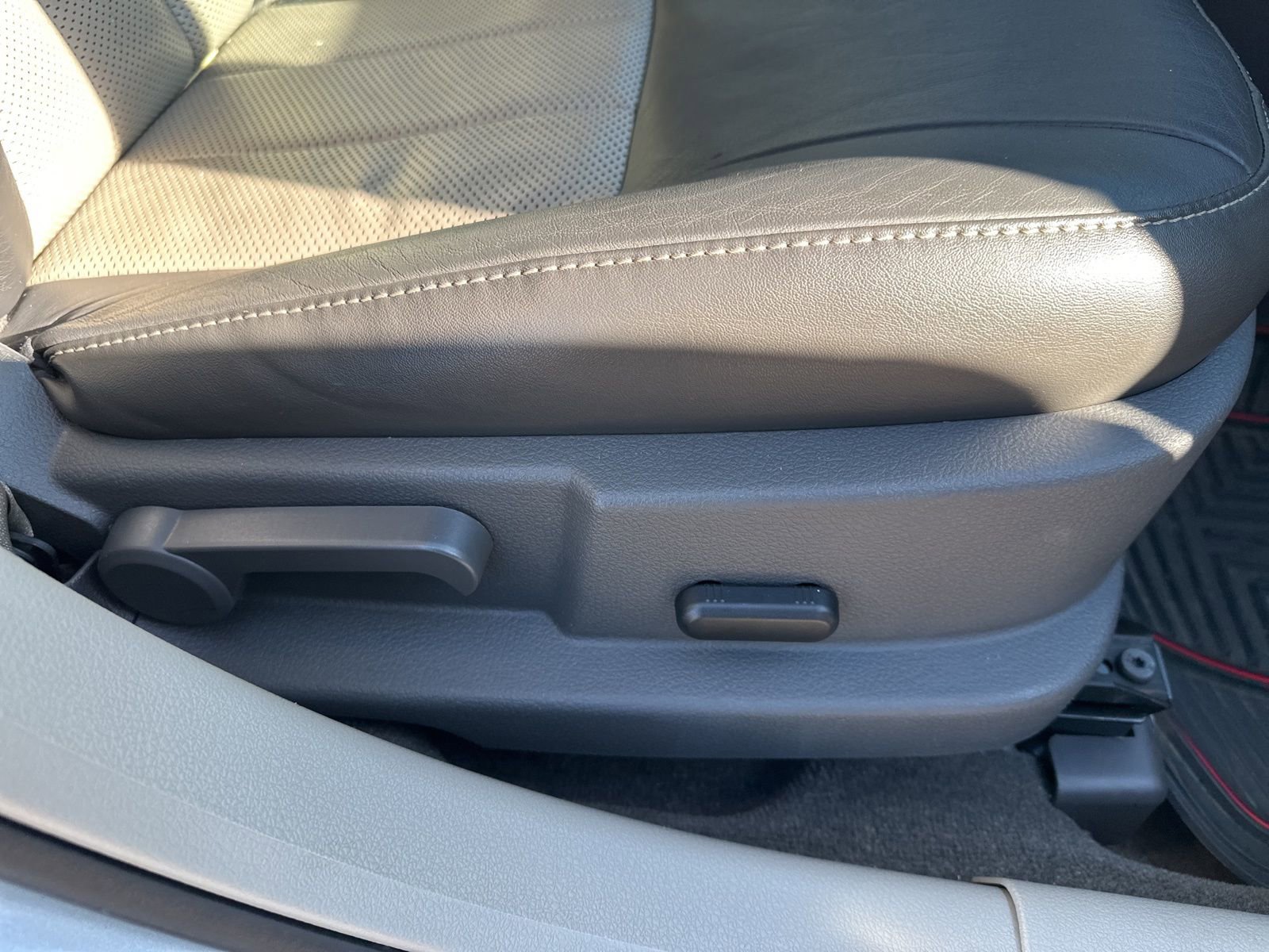 Used 2010 Mercury Milan Hybrid image 33