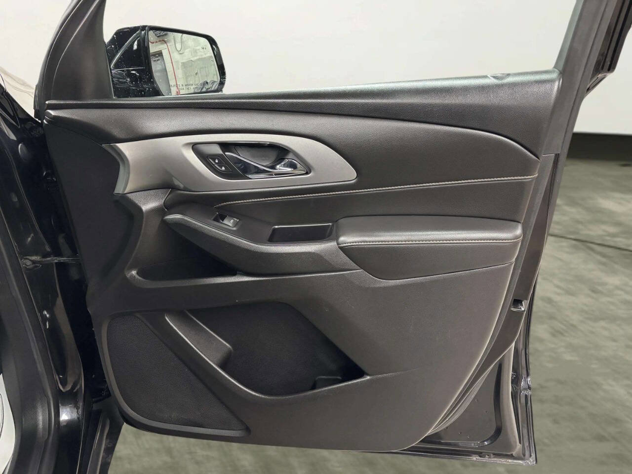 Used 2018 Chevrolet Traverse LT w/ LPO, Floor Liner Package image 27