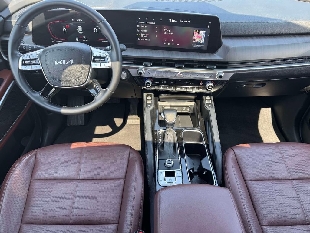 Used 2023 Kia Telluride EX w/ EX Captain's Chair Package image 12