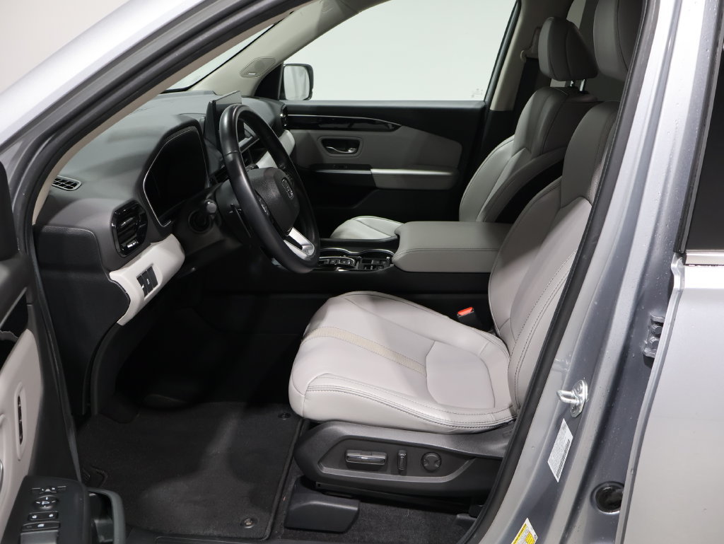 Used 2024 Honda Pilot Touring image 9
