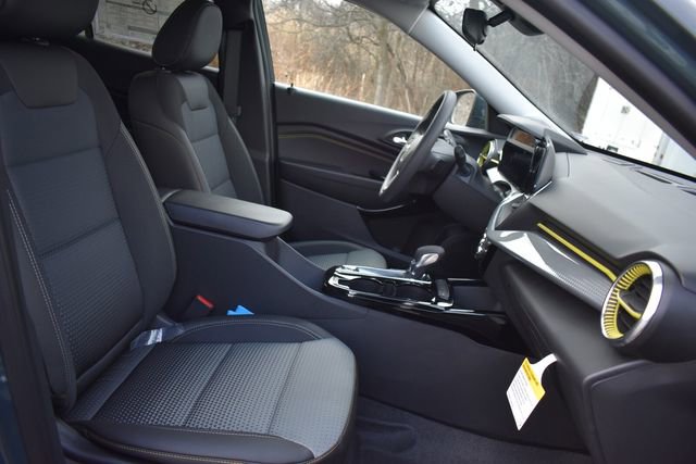 New 2026 Chevrolet Trax LT w/ LPO, Blackout Package image 13