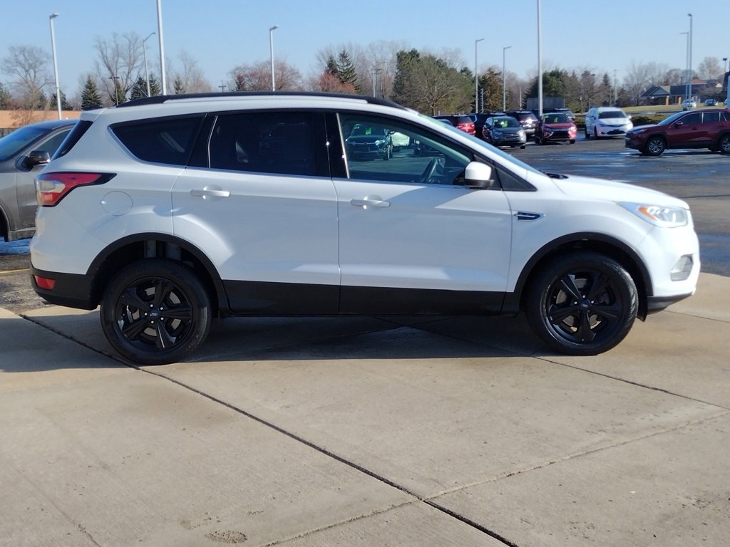 Used 2017 Ford Escape SE w/ Equipment Group 201A image 15