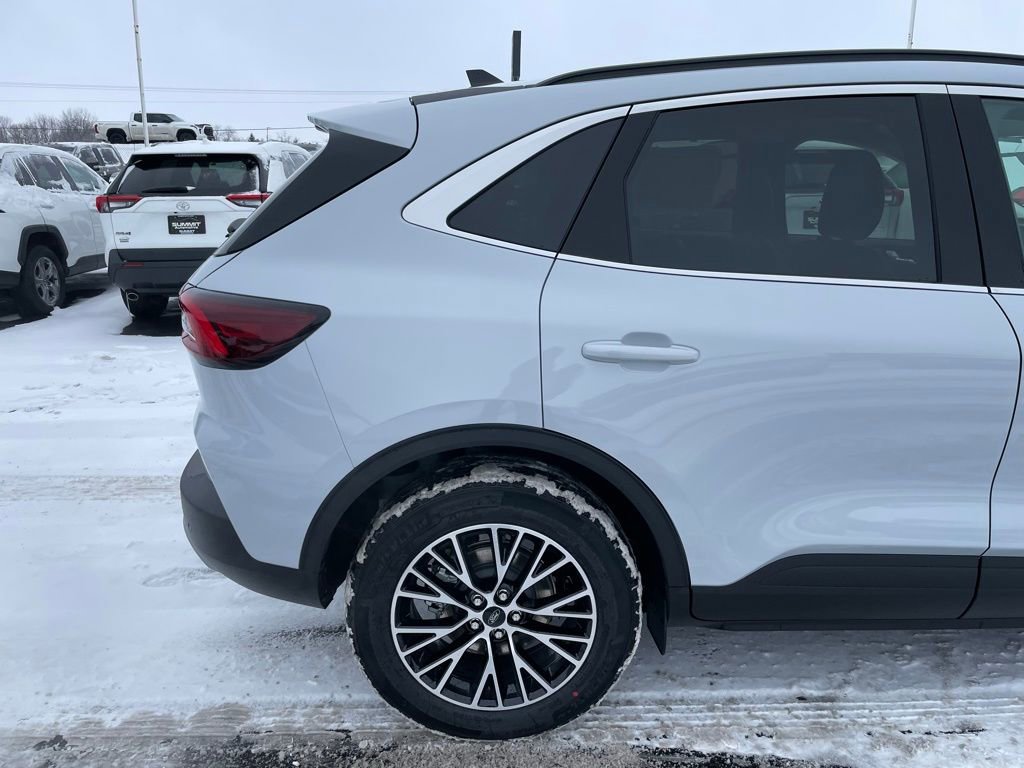 New 2026 Ford Escape SE image 32