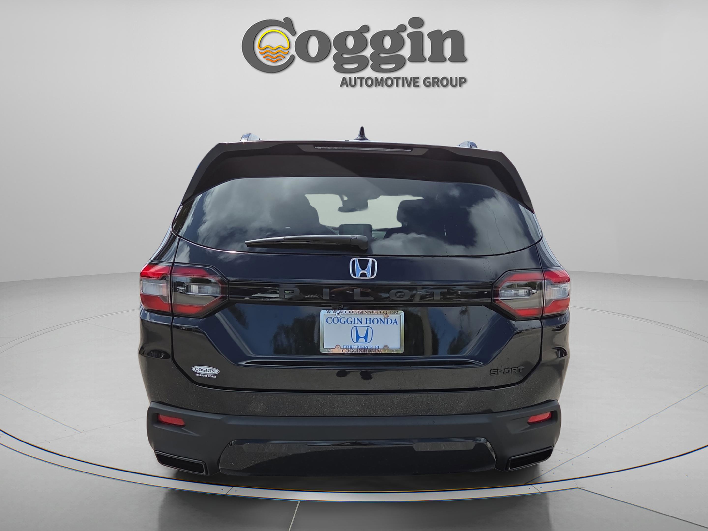 New 2026 Honda Pilot Sport image 5