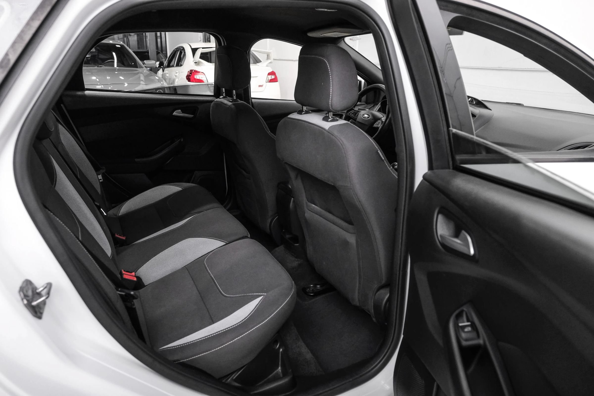 Used 2017 Ford Focus ST FWD image 36