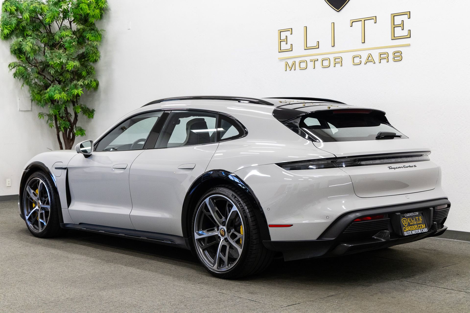 Used 2021 Porsche Taycan Turbo S AWD/4WD image 3